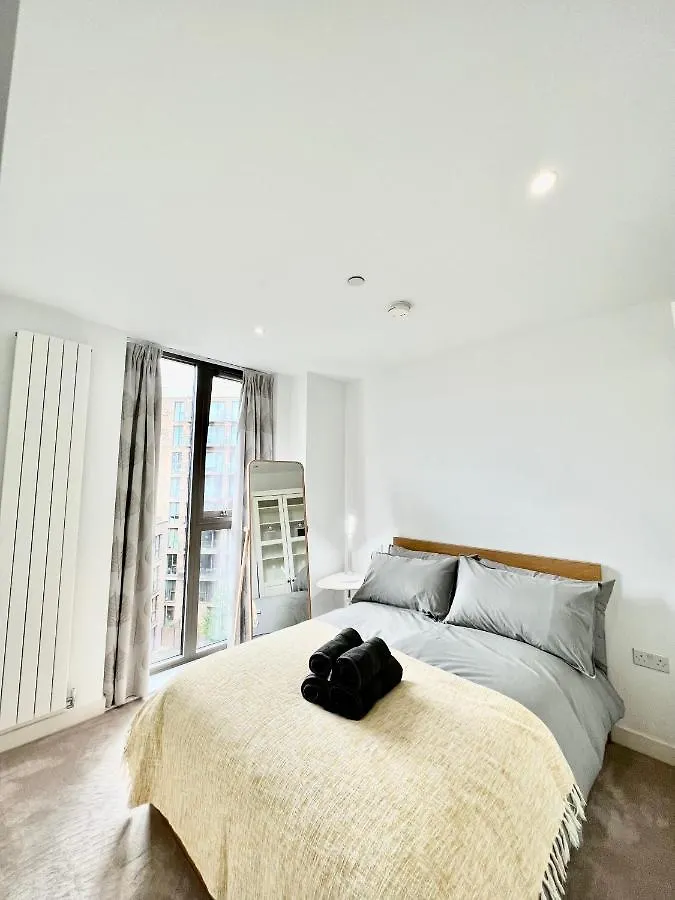 Luxury 2 Bedroom 2 Bathroom Apartment - London City Airport 0*,  United Kingdom